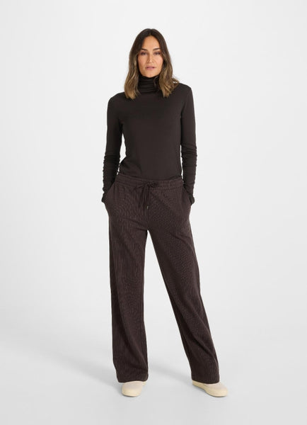 JUVIA - MARISA Wide Leg Fit - Sweatpants - bitter chocolate